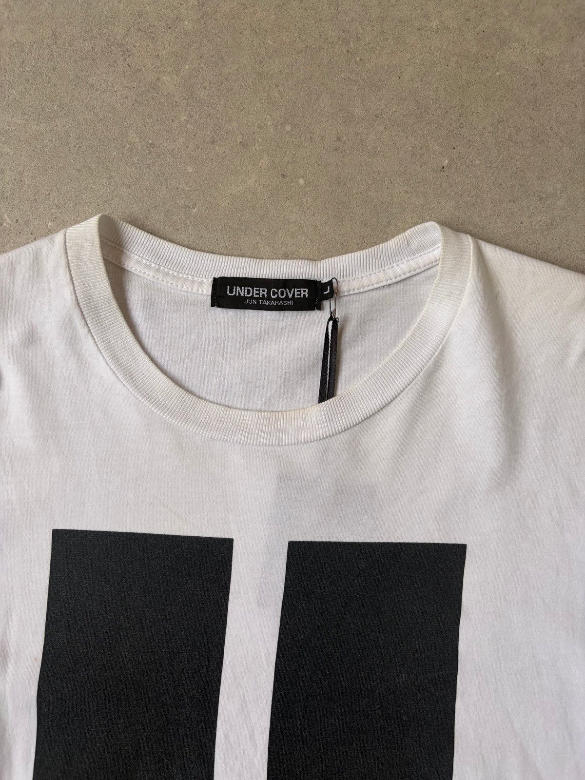 UNDERCOVER - U tee