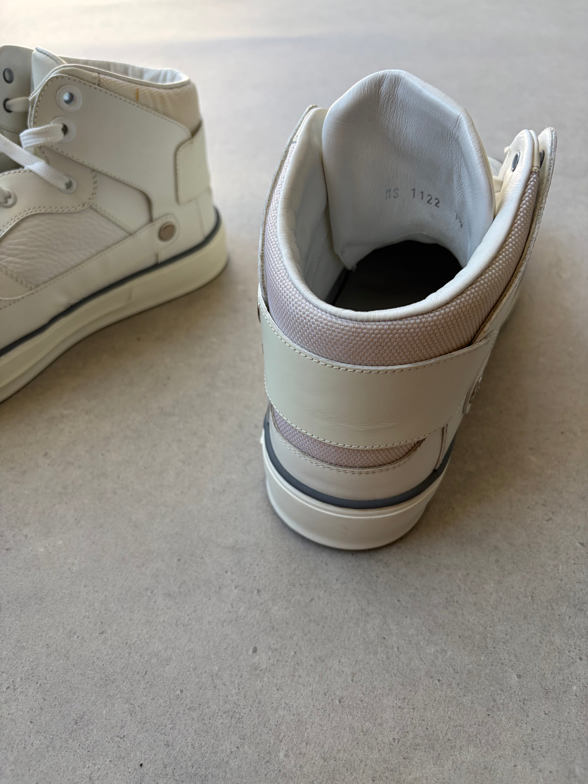 LOUIS VUITTON - High-top sneakers
