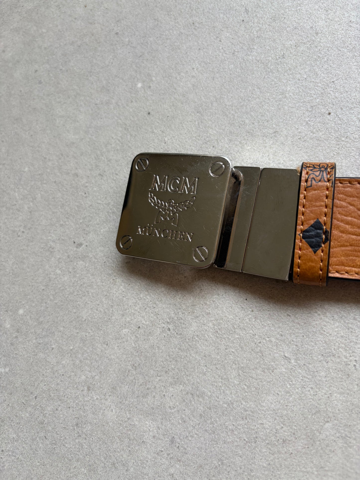 MCM - Belt
